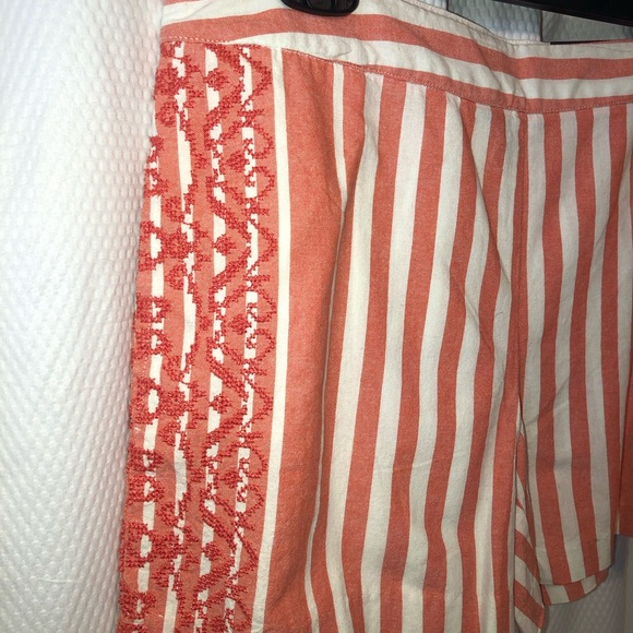 Tommy Hilfiger nwt stripe shorts with embroidery - Picture 3 of 10